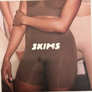 Skims SCULPTING SHORT